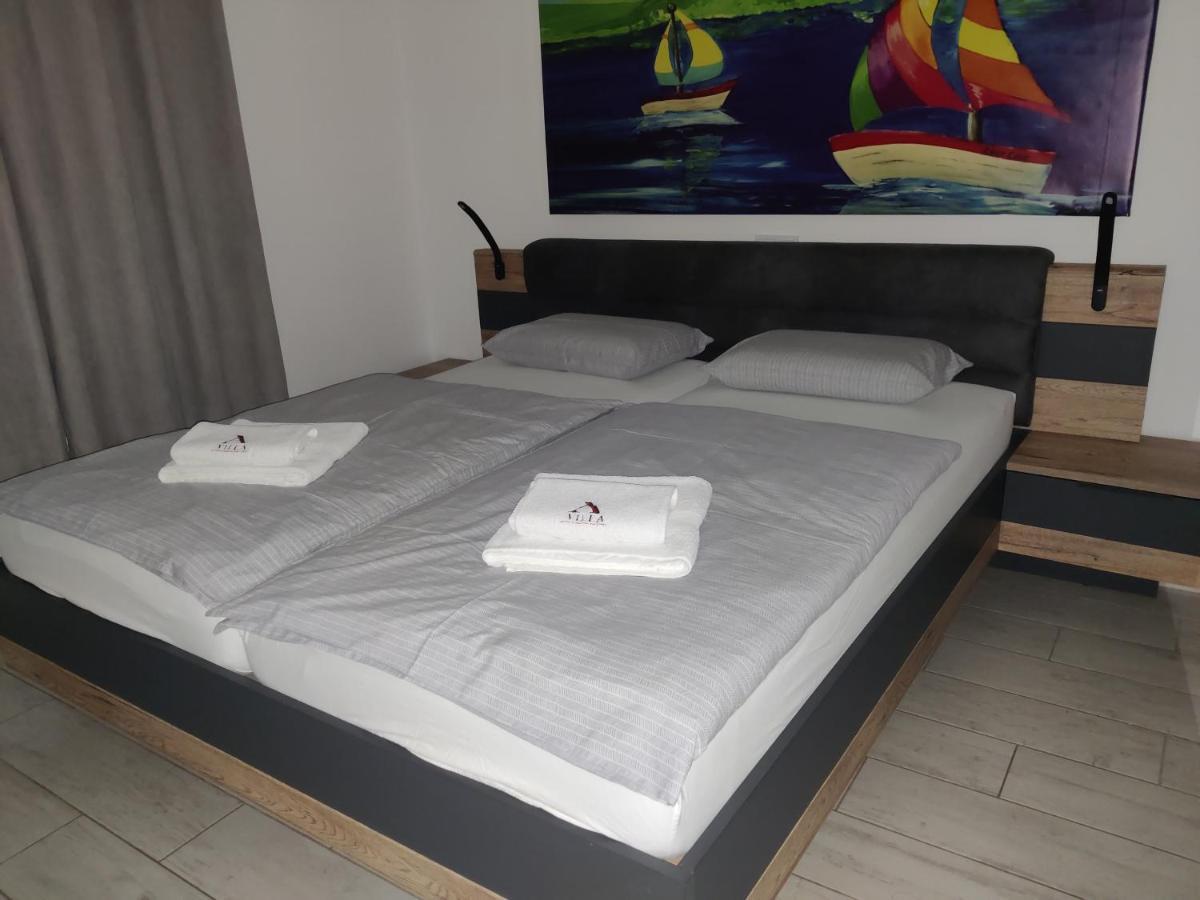 Apartments Villa A - Heating Pool Трогір Екстер'єр фото