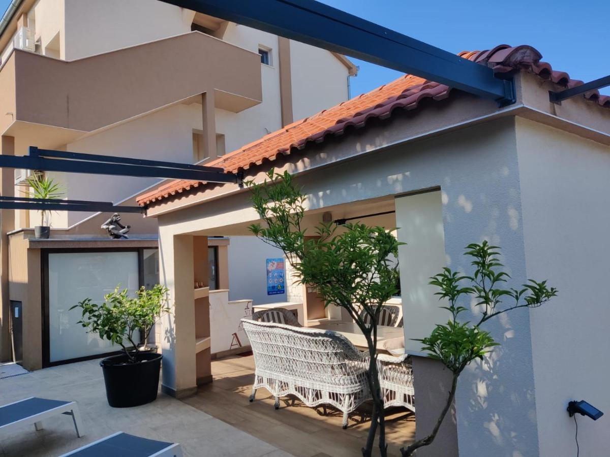 Apartments Villa A - Heating Pool Трогір Екстер'єр фото